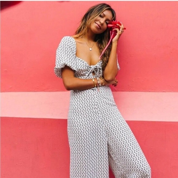 Billabong x Sincerely Jules Shout It Up Linen Jumpsuit- Size Medium - Picture 1 of 6
